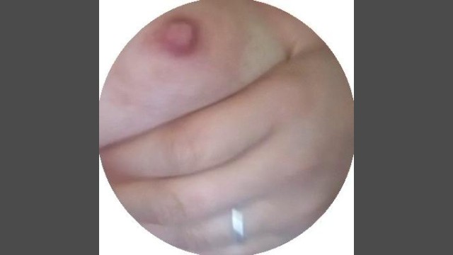 Похотливая узбечка в телеге показывает свои дойки